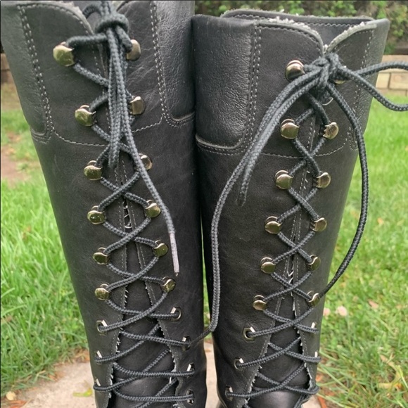 SOLD Vintage Timberland Tall Lace-Up Combat Boots - Picture 8 of 16